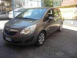 Argento Usata 2011 Opel Meriva Cosmo Monovolume | 4800 € (Buon prezzo)