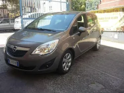 Argento Usata 2011 Opel Meriva Cosmo Monovolume | 4900 € (Buon prezzo)