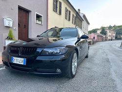 Nero Usata 2009 BMW 325 Tre volumi | 6800 €