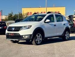 Bianco Usata 2014 Dacia Sandero Stepway Due volumi | 6900 € (Buon prezzo)