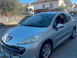 Grigio Usata 2007 Peugeot 207 Due volumi | 2200 € (Buon prezzo)