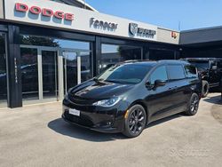 Nero perlato Usata 2019 Chrysler Pacifica Limited SUV | 29.500 €