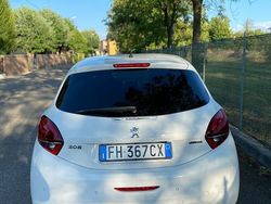 Bianco Usata 2017 Peugeot 208 GT-line Due volumi | 7900 € (Buon prezzo)