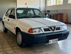 Bianco Usata 1990 Alfa Romeo 33 Tre volumi | 4600 €