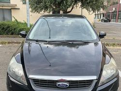 Nero Usata 2010 Ford Focus Tre volumi | 1500 € (Ottimo prezzo)