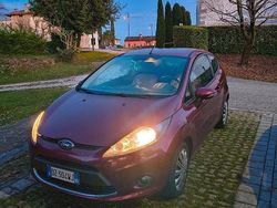 Usata 2011 Ford Fiesta Due volumi | 2800 € (Ottimo prezzo)