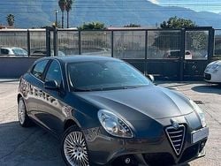 Grigio Usata 2013 Alfa Romeo Giulietta Distinctive Tre volumi | 7499 € (Buon prezzo)