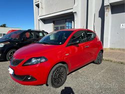 Rosso Usata 2024 Lancia Ypsilon Gold Due volumi | 14.499 € (Buon prezzo)