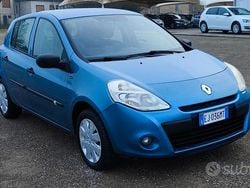 Blu Usata 2011 Renault Clio II Dynamique Tre volumi | 4300 € (Buon prezzo)