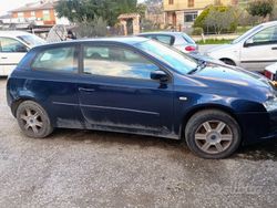 Blu Usata 2002 Fiat Stilo Tre volumi | 1900 € (Cara)