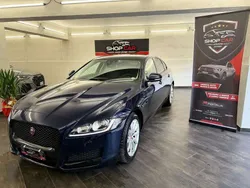 Blu/azzurro Usata 2017 Jaguar XF Prestige Tre volumi | 15.999 € (Buon prezzo)