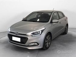 Grigio Usata 2017 Hyundai i20 Comfort Tre volumi | 9400 € (Buon prezzo)