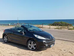 Usata 2007 Peugeot 207 CC Cabrio | 4200 € (Buon prezzo)