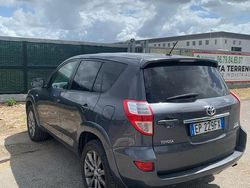 Usata 2012 Toyota RAV4 SUV | 10.999 € (Buon prezzo)