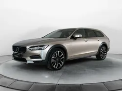 Argento / metallizzato Usata 2023 Volvo V90 CC Plus Station wagon | 32.400 € (Ottimo prezzo)