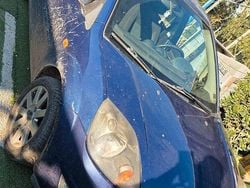 Blu Usata 2006 Ford Fiesta Tre volumi | 1800 € (Buon prezzo)