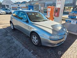 Grigio Usata 2003 Alfa Romeo 147 Distinctive Due volumi | 1850 € (Buon prezzo)