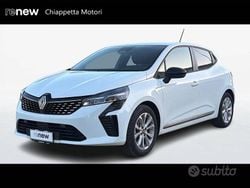 Bianco Nuova 2025 Renault Clio V Evolution Tre volumi | 17.500 € (Buon prezzo)