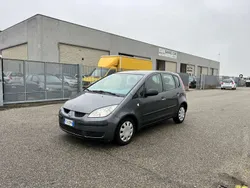 Grigio Usata 2008 Mitsubishi Colt Tre volumi | 2200 € (Buon prezzo)