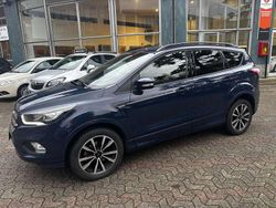 Blu/azzurro Usata 2018 Ford Kuga ST-Line SUV | 15.890 € (Buon prezzo)