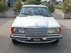 Bianco Usata 1980 Mercedes 230 Tre volumi | 13.000 €
