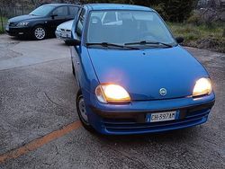 Blu Usata 2003 Fiat 600 Due volumi | 2000 €