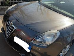 Grigio Usata 2010 Alfa Romeo Giulietta Tre volumi | 4500 € (Ottimo prezzo)