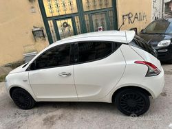 Bianco Usata 2015 Lancia Ypsilon Due volumi | 8500 € (Buon prezzo)