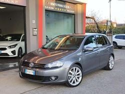 Grigio scuro / metallizzato Usata 2010 VW Golf VI Highline Tre volumi | 6490 € (Buon prezzo)