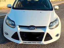 Usata 2013 Ford Focus Titanium Station wagon | 5300 € (Buon prezzo)
