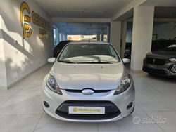 Grigio scuro Usata 2010 Ford Fiesta Due volumi | 3990 € (Cara)