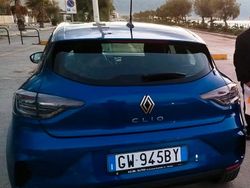 Blu/azzurro Usata 2024 Renault Clio V Evolution Tre volumi | 16.500 € (Buon prezzo)