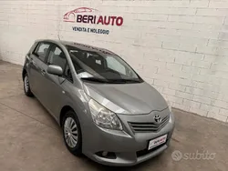 Usata 2011 Toyota Verso Luxury Monovolume | 4990 € (Buon prezzo)