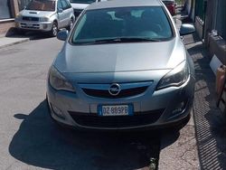 Grigio Usata 2009 Opel Astra Tre volumi | 1800 € (Buon prezzo)