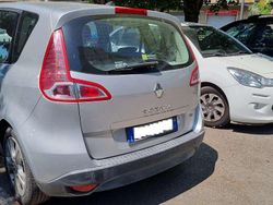 Argento Usata 2010 Renault Scénic III Dynamique Monovolume | 3000 € (Buon prezzo)