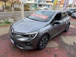 Grigio Usata 2023 Renault Clio V Tre volumi | 15.800 € (Super prezzo)