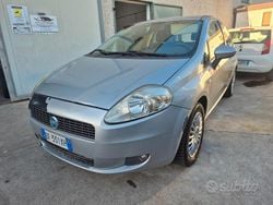 Grigio Usata 2007 Fiat Grande Punto Active Due volumi | 2500 € (Buon prezzo)