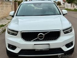 Bianco Usata 2021 Volvo XC40 Momentum SUV | 24.000 € (Buon prezzo)