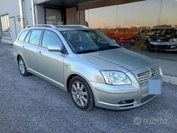 Grigio Usata 2005 Toyota Avensis Station wagon | 1500 € (Ottimo prezzo)