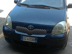 Blu Usata 2003 Toyota Yaris Tre volumi | 1700 €