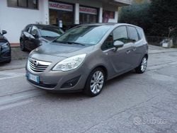 Grigio Usata 2011 Opel Meriva Monovolume | 4200 € (Buon prezzo)