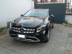 Nero Usata 2017 Mercedes GLA200 Premium SUV | 16.500 € (Cara)