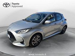 Argento Usata 2022 Toyota Yaris Hybrid Trend Tre volumi | 16.450 € (Buon prezzo)