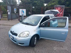 Usata 2004 Toyota Yaris Coupé | 1500 € (Buon prezzo)