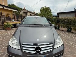 Grigio Usata 2012 Mercedes A160 Style Tre volumi | 3800 € (Buon prezzo)
