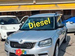 Argento Usata 2015 Skoda Yeti GreenLine SUV | 5300 € (Buon prezzo)