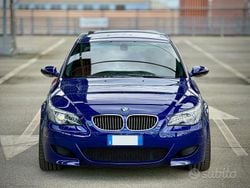 Blu/azzurro Usata 2006 BMW M5 Efficient Dynamics Tre volumi | 63.900 €