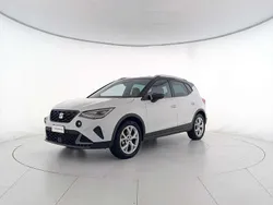 Bianco nevada nero midnight Usata 2024 Seat Arona FR SUV | 17.900 € (Buon prezzo)