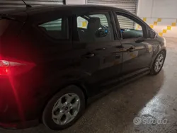 Usata 2012 Ford C-MAX Monovolume | 7200 € (Buon prezzo)