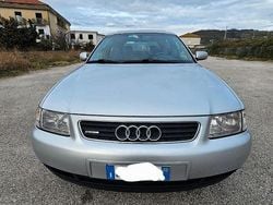 Grigio Usata 2000 Audi A3 Ambiente Tre volumi | 5500 € (Buon prezzo)